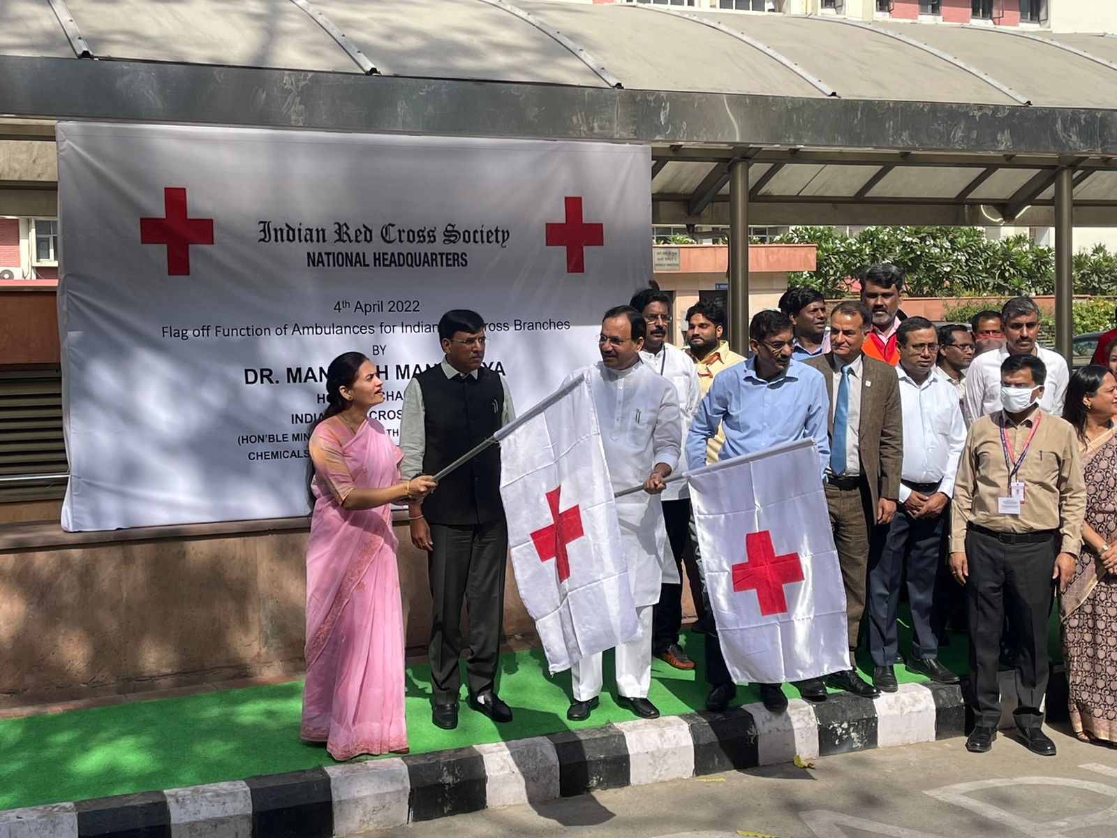 Afvige Modsatte destillation Indian Red Cross Society Ambulances Flagged Off - 04 April, 2022 | Indian Red  Cross Society